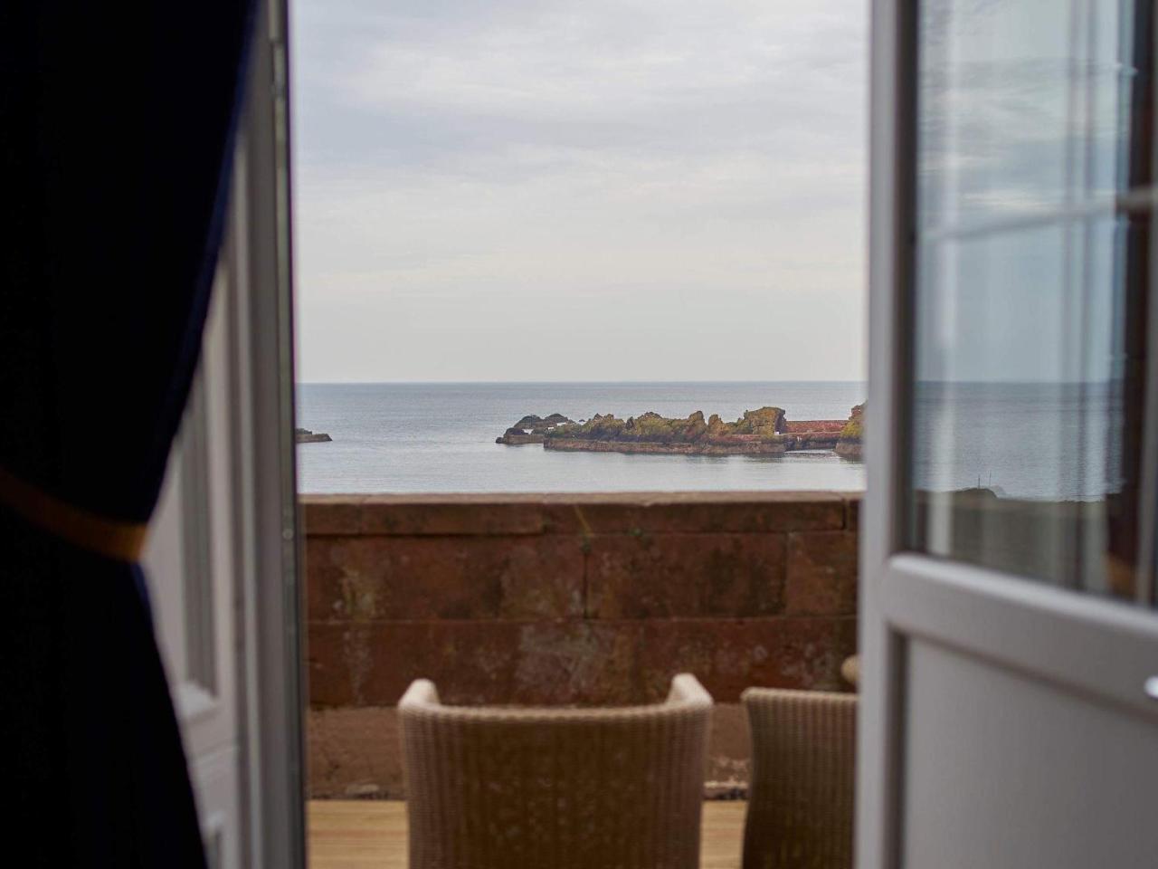 The Rocks Hotel Dunbar Exterior photo
